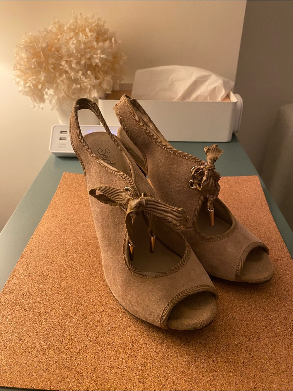 Seychelles Taupe Suede Peep-Toe Slingback Wedge Heels -size 8